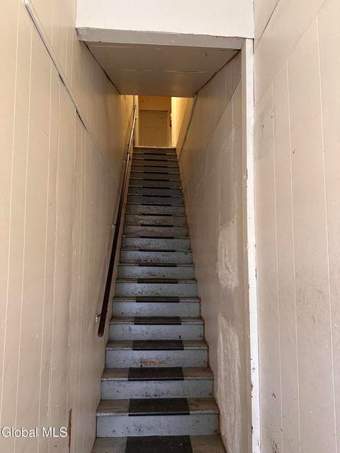 335 Central Avenue, photo 3