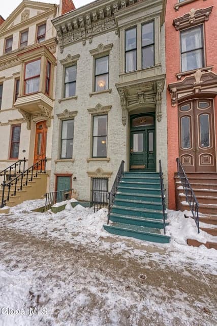 492 Madison Avenue, photo 1