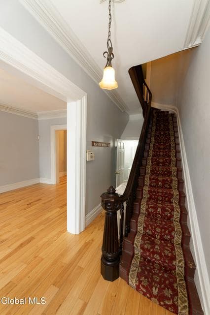 492 Madison Avenue, photo 3