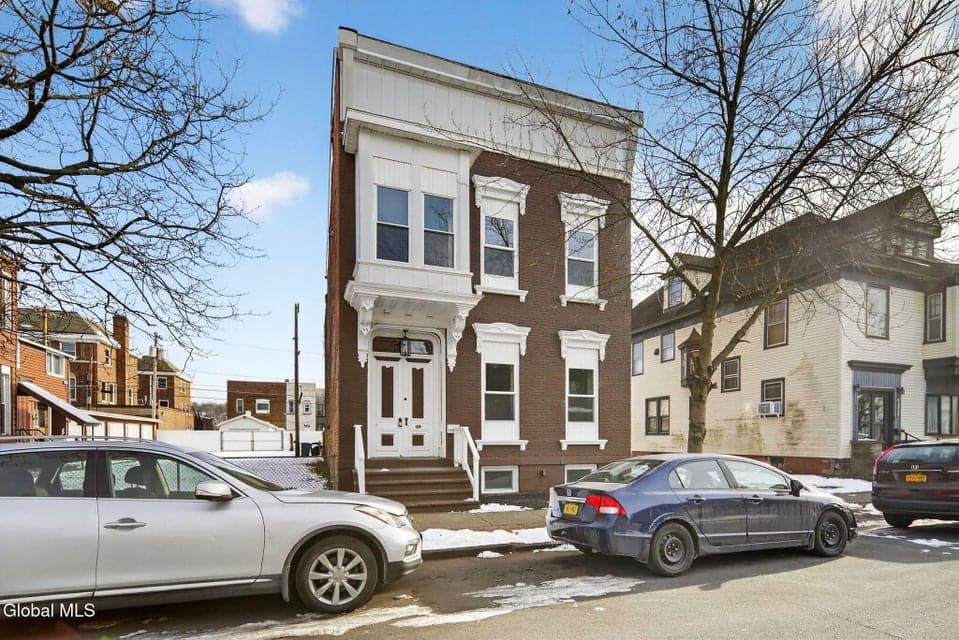 1428 1st Avenue, photo 3