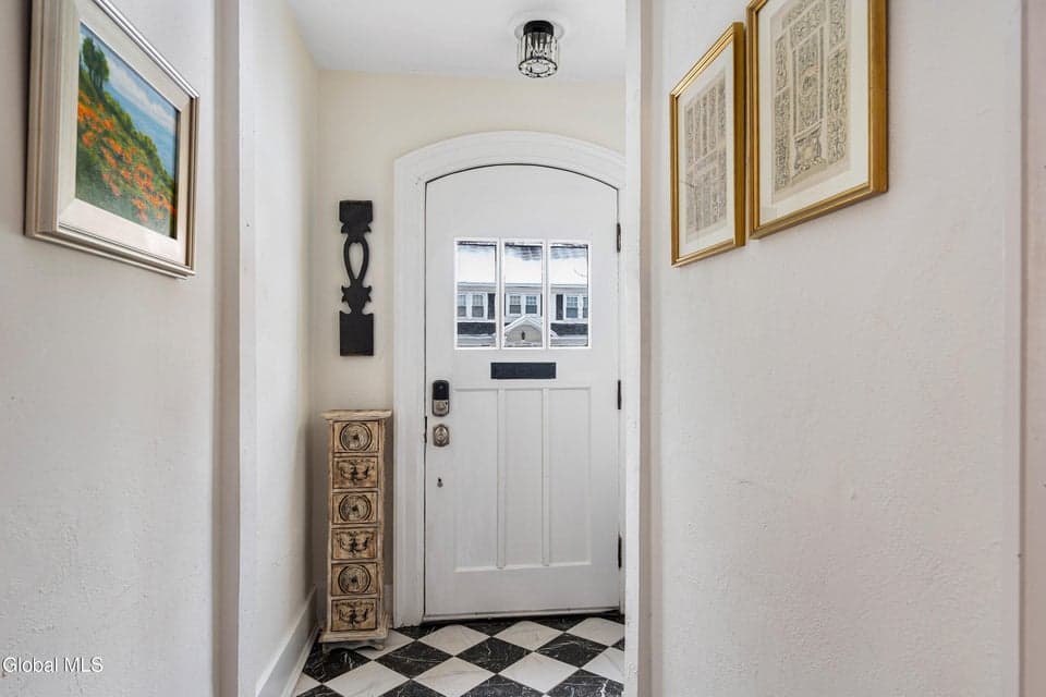 1497 Regent Street, photo 3