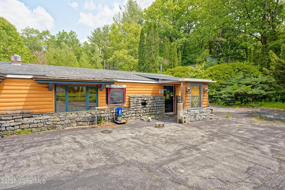 2244 Call Street, photo 3