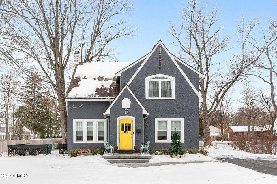 1497 Regent Street, photo 1