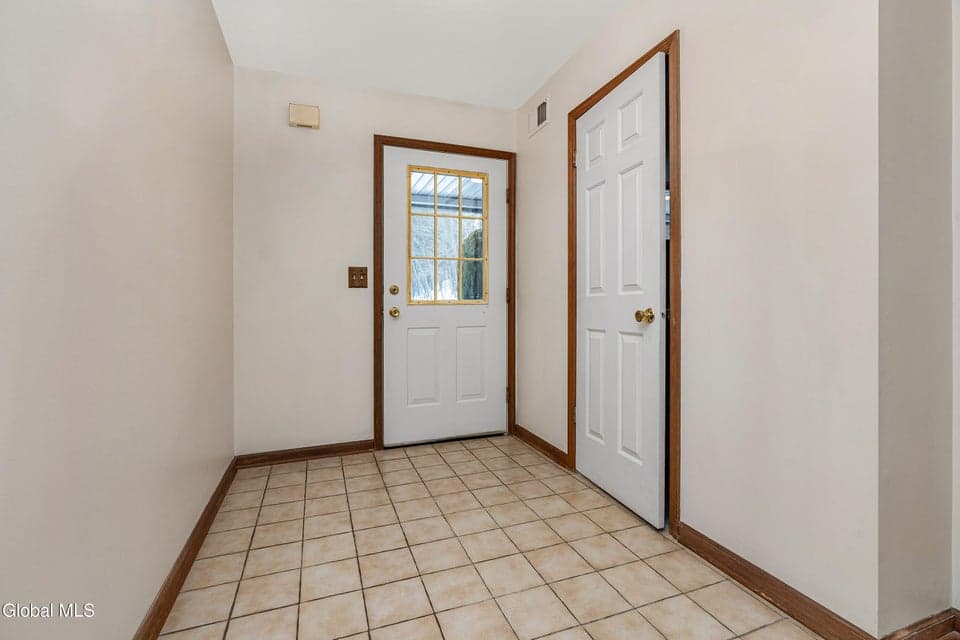 4020 Chaucer Place, photo 3