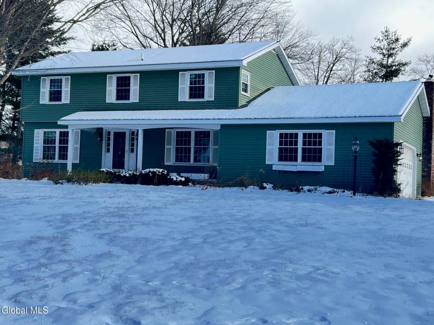 4 Sandstone Drive, Glenville, NY, photo 1