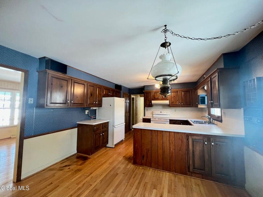 4 Sandstone Drive, Glenville, NY, photo 3