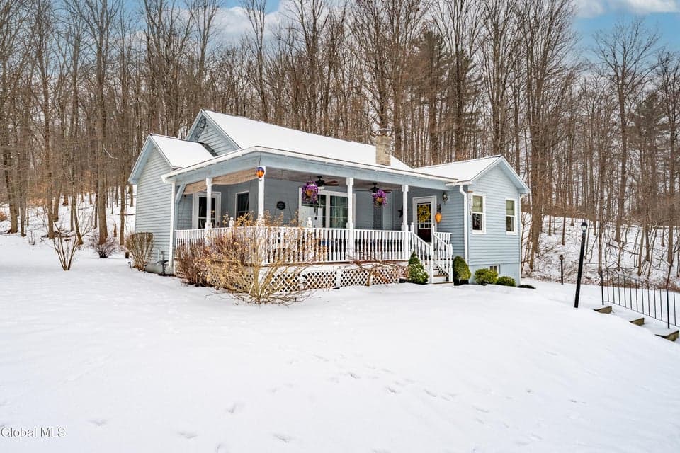 561 Herrington Road, photo 2