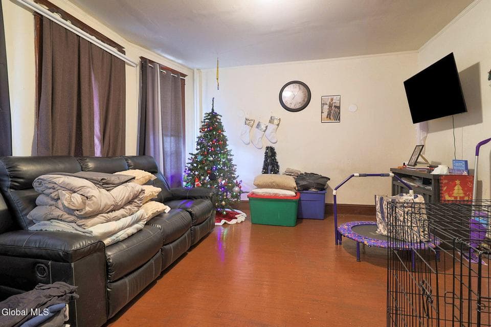 669 Washington Avenue, photo 4