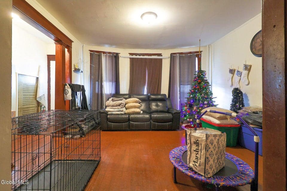 669 Washington Avenue, photo 5