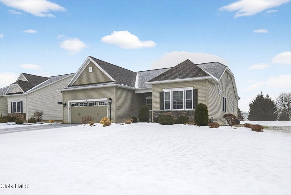 16 Hearthstone Drive, photo 3