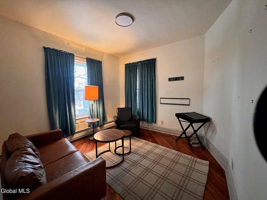 373 Hudson Avenue, photo 2