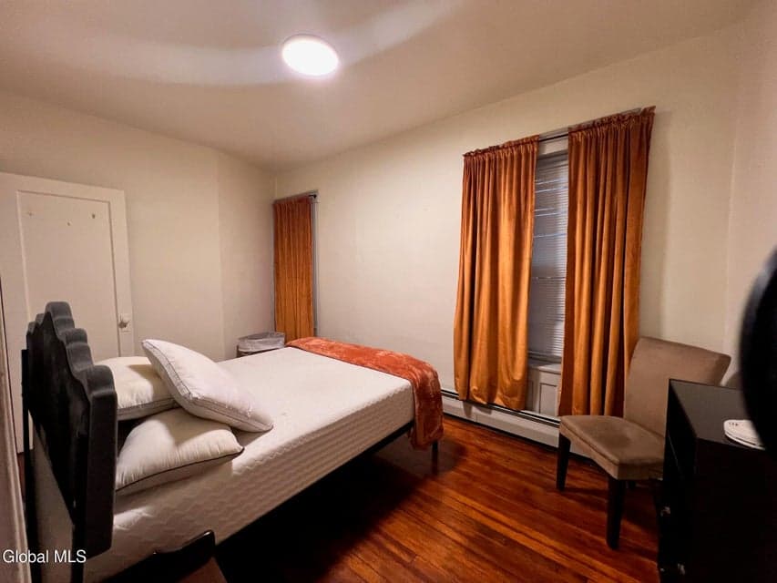 373 Hudson Avenue, photo 3