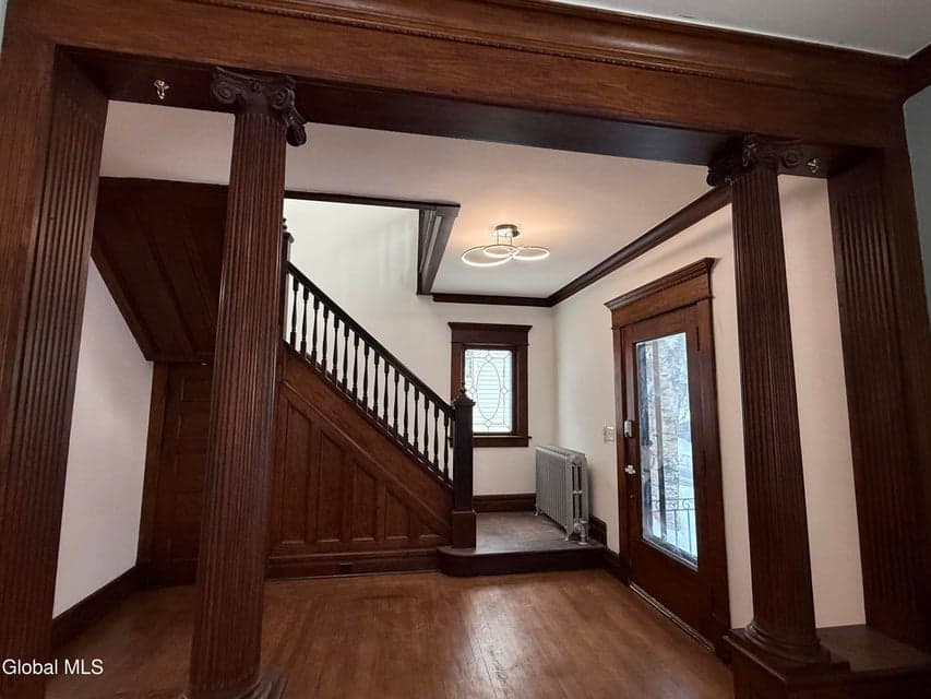 10 6th Street, photo 2