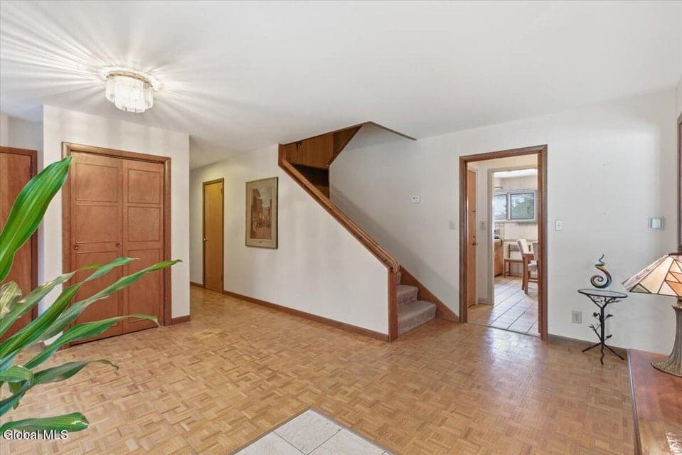 4 Marion Avenue, photo 3