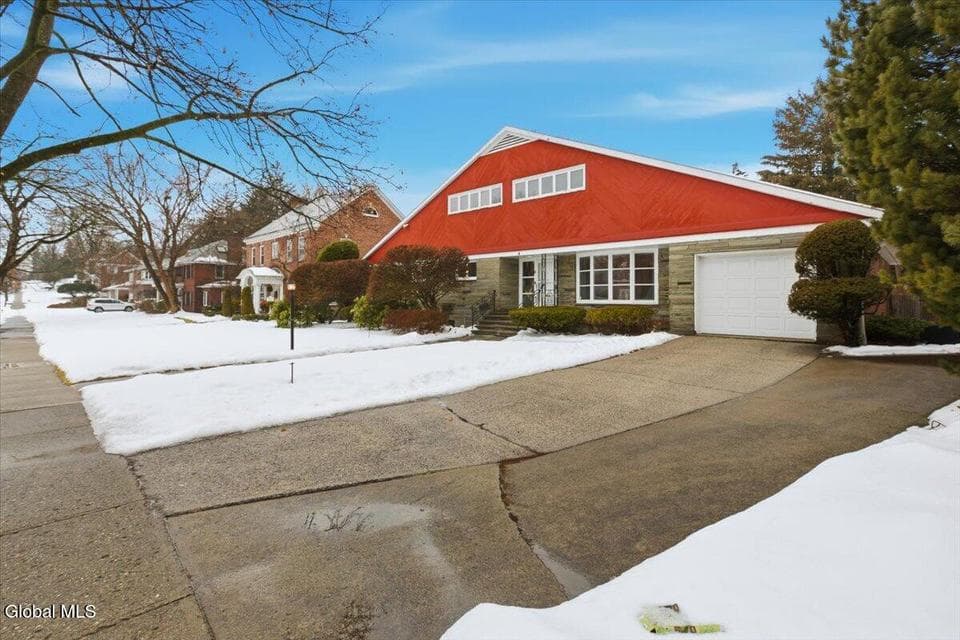 4 Marion Avenue, photo 1