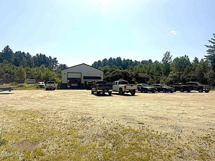 23 Industrial Drive, photo 2