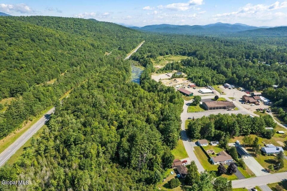 23 Industrial Drive, photo 4