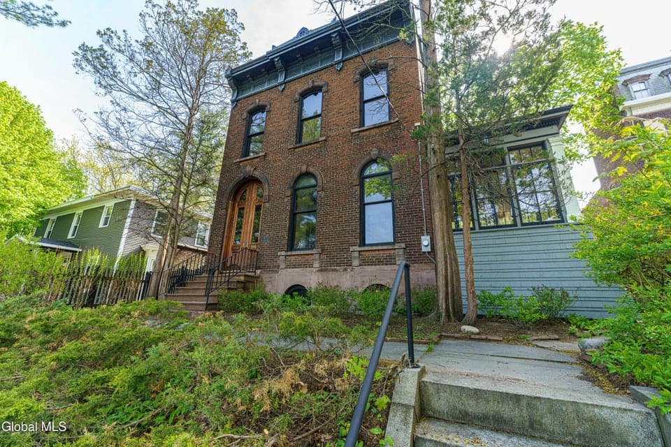 198 9th Street, photo 3
