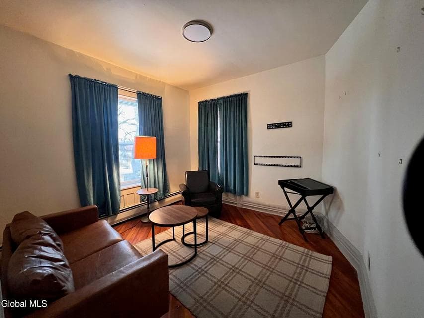 371 Hudson Avenue, photo 3