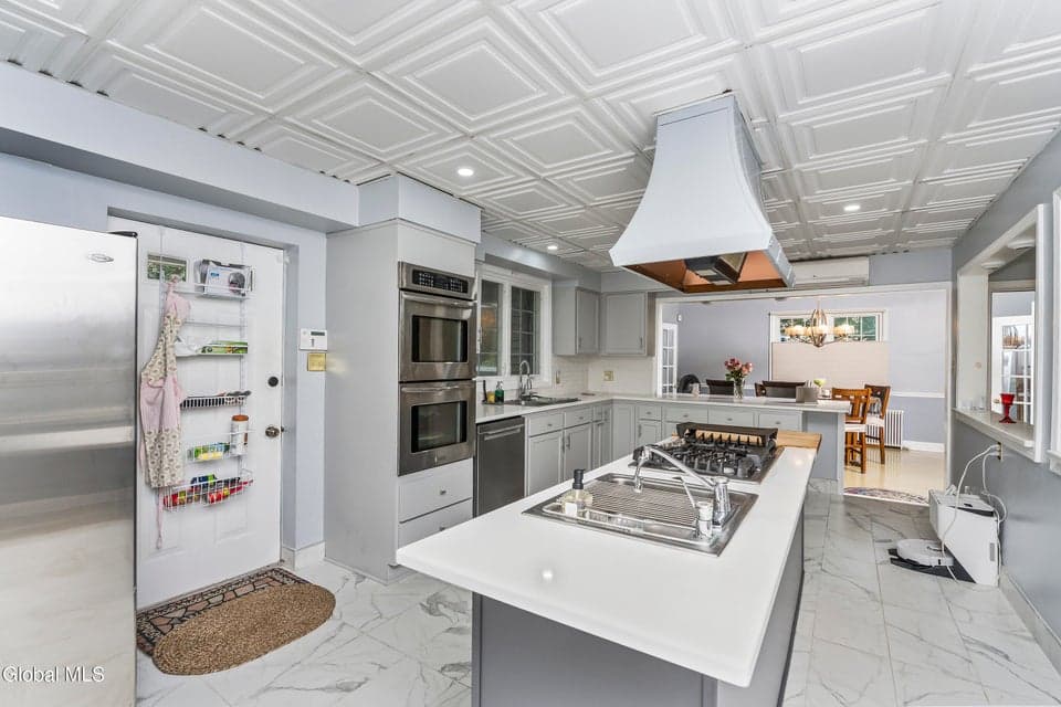 28 Tudor Road, photo 3