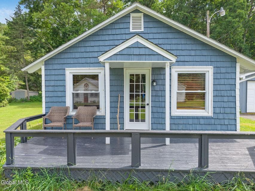 234 Lake Shore Drive North, photo 4