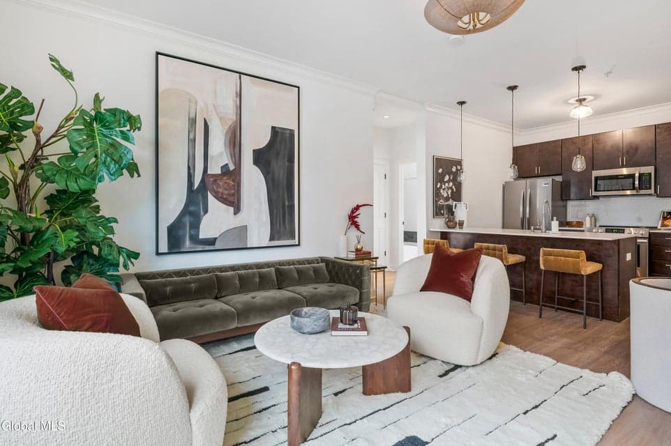 30 Lake Avenue, photo 2
