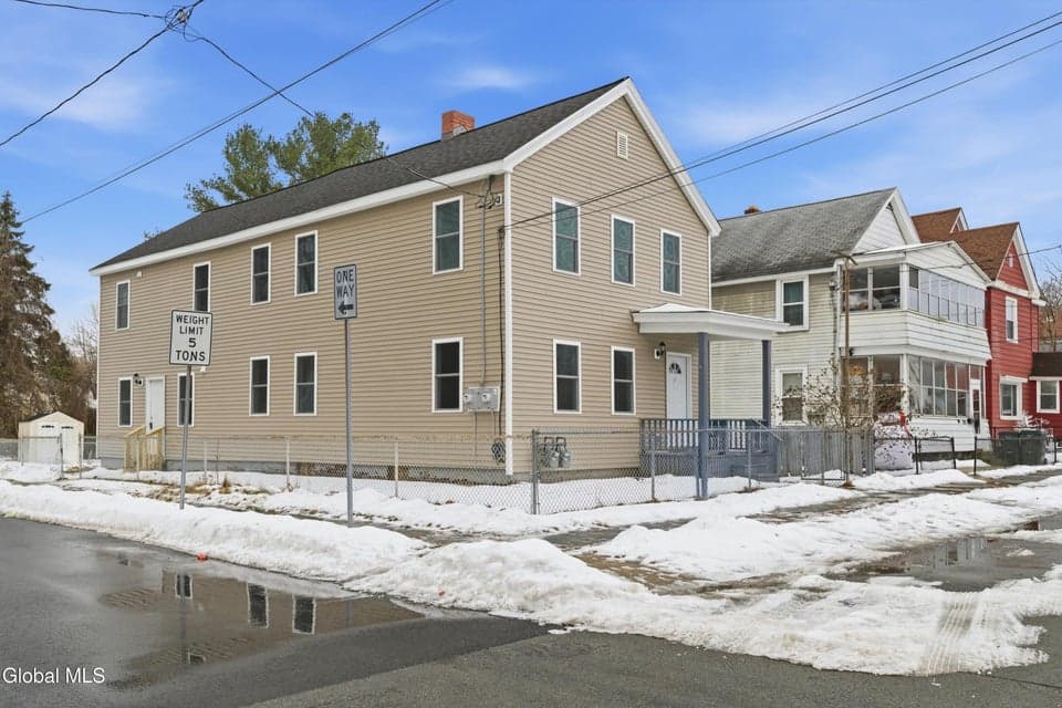 902 24th Street, photo 2
