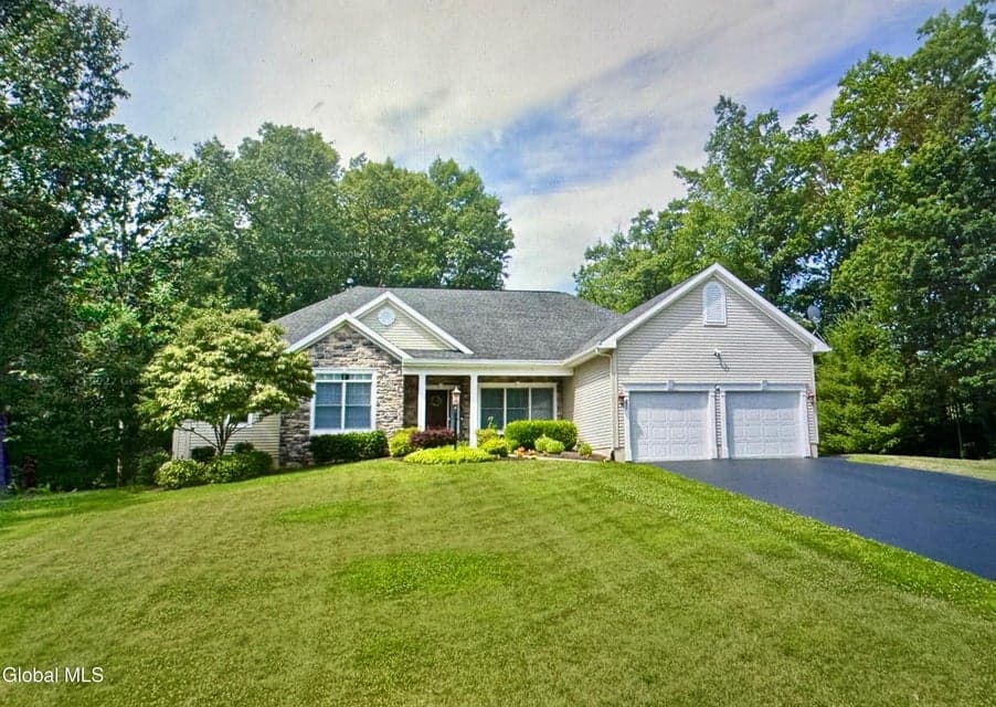 21 Wesley Court, photo 1