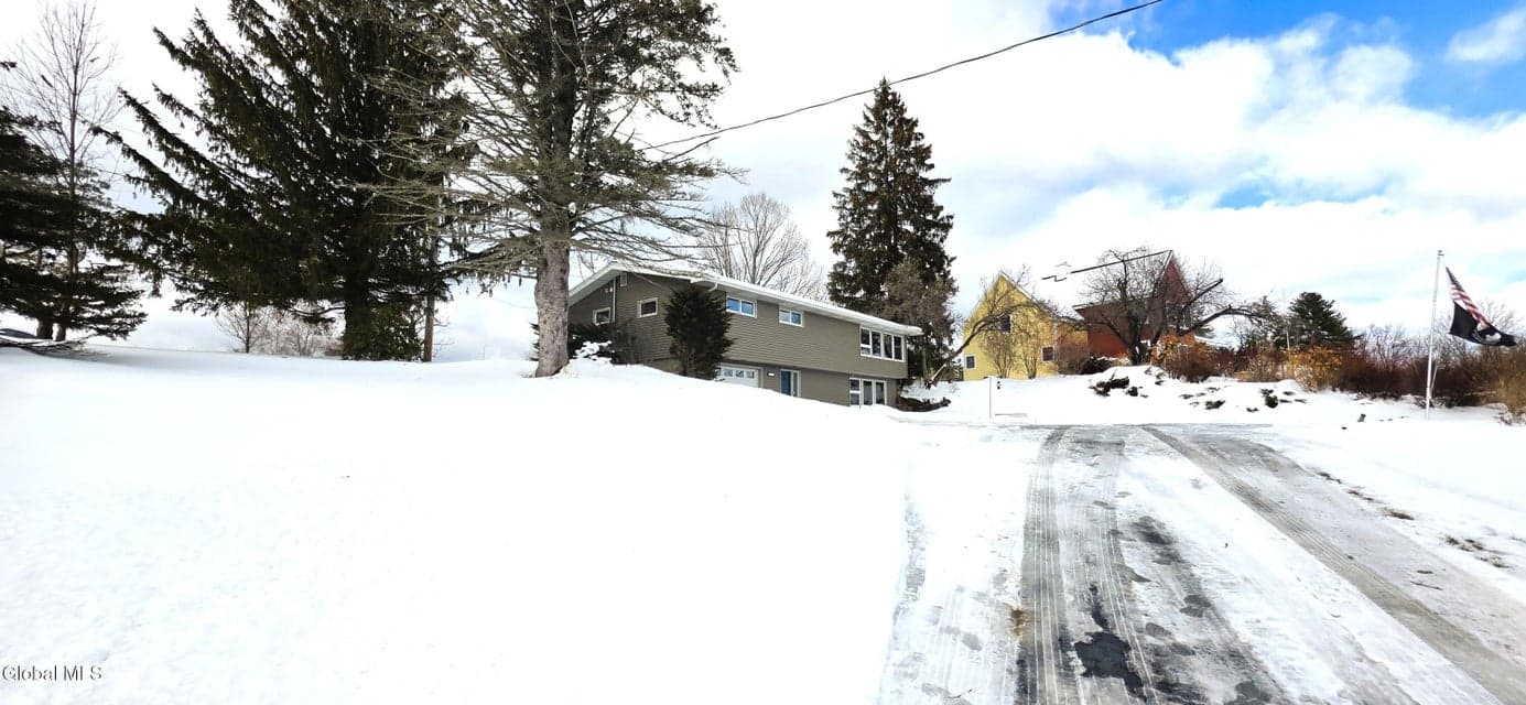 133 Lakeside Drive, photo 3