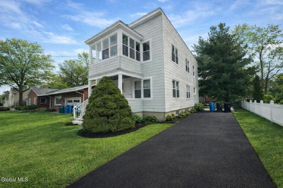 112 Kenosha Street, photo 2