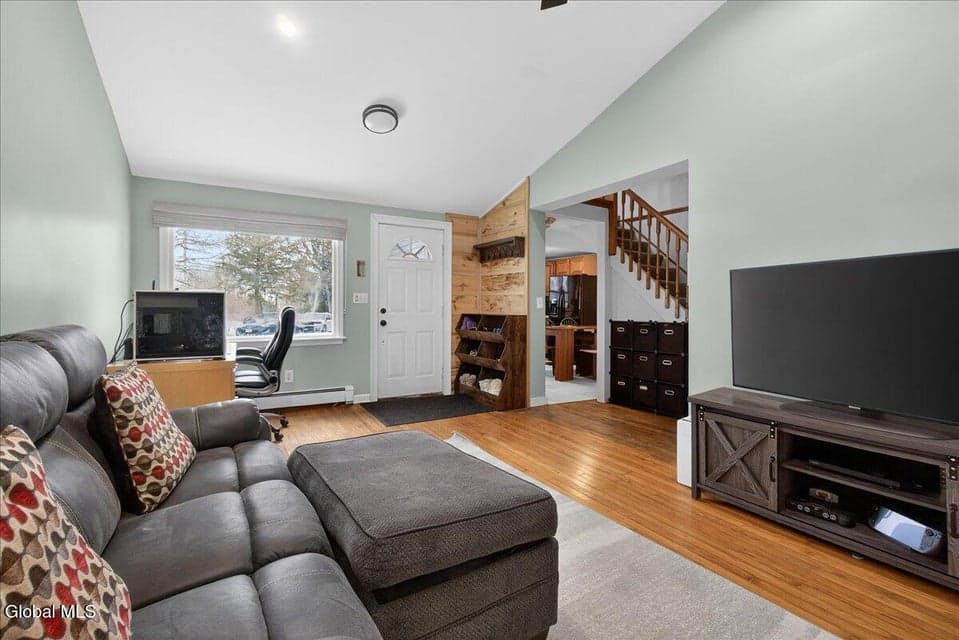 809 Sacandaga Road, photo 2