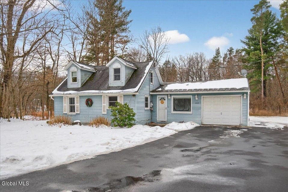 809 Sacandaga Road, photo 1