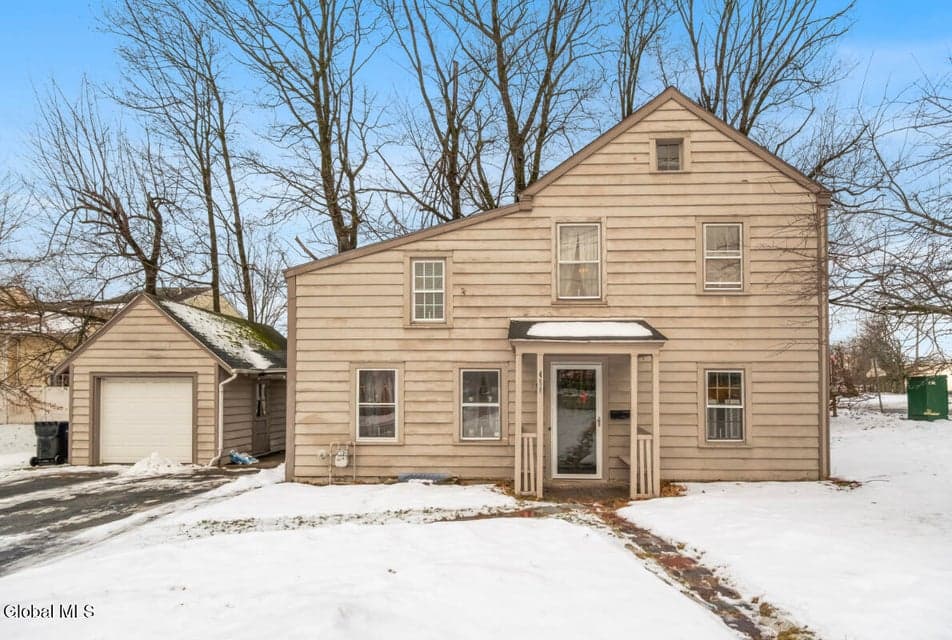 456 Pawling Avenue, photo 2