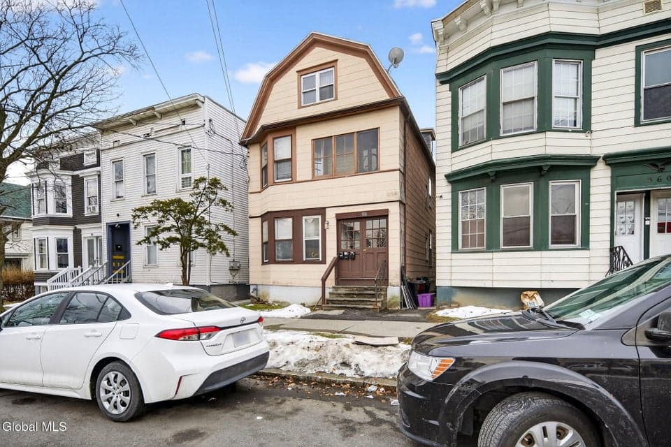 558 Washington Avenue, photo 3