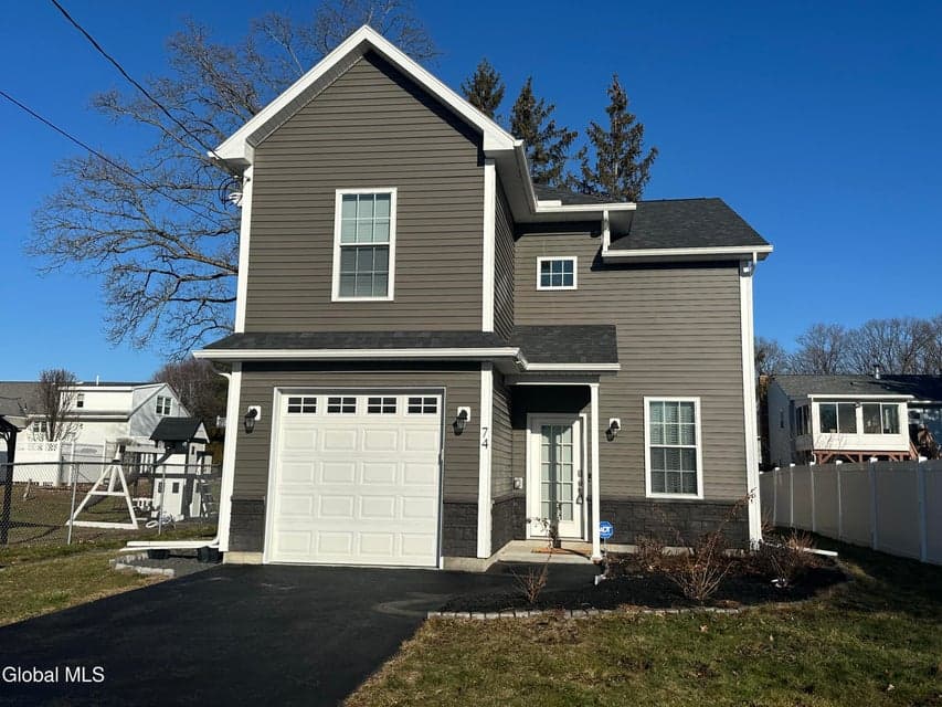 74 Green Island Avenue, photo 1
