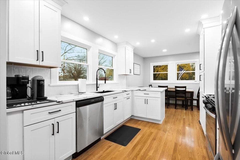 7 Maplewood Parkway, photo 4