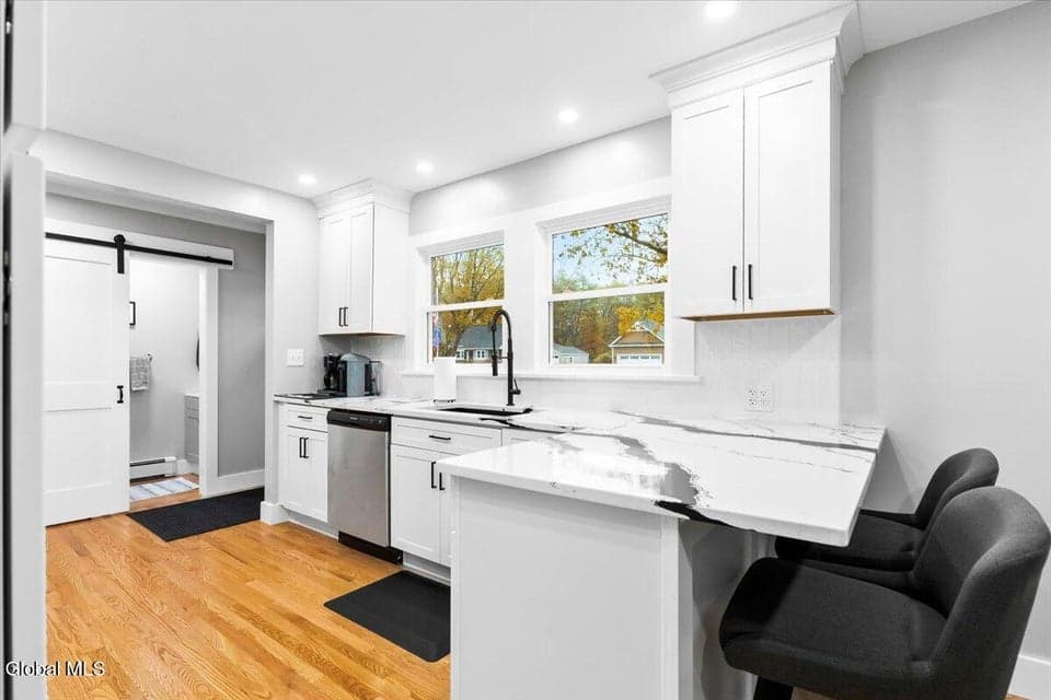 7 Maplewood Parkway, photo 3