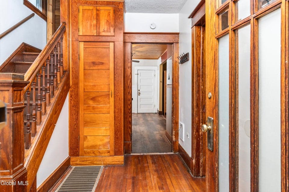 969 Vischer Avenue, photo 4