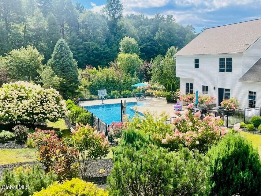 14 Clubhouse Court, photo 4