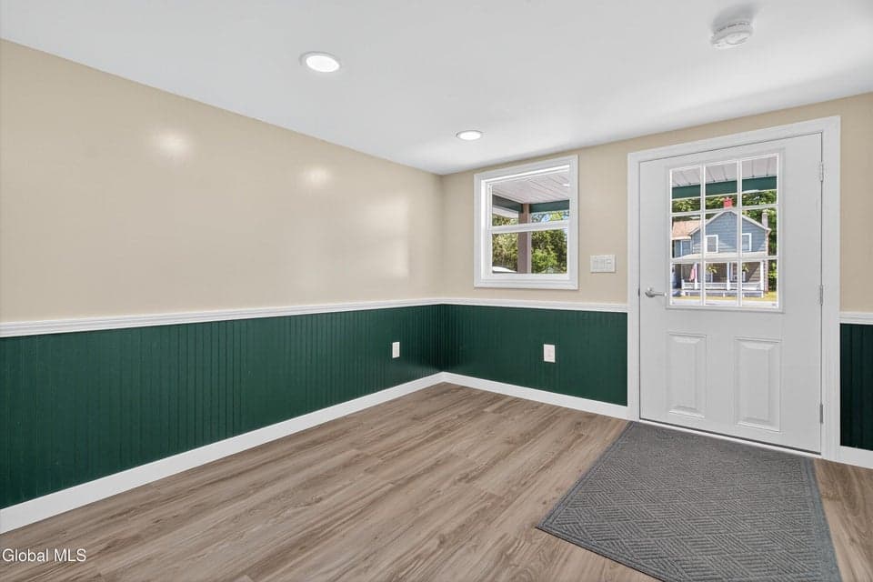 549 Lower Allen Street, photo 2