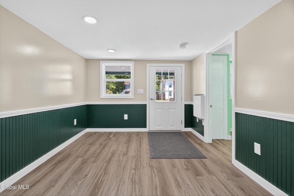 549 Lower Allen Street, photo 3