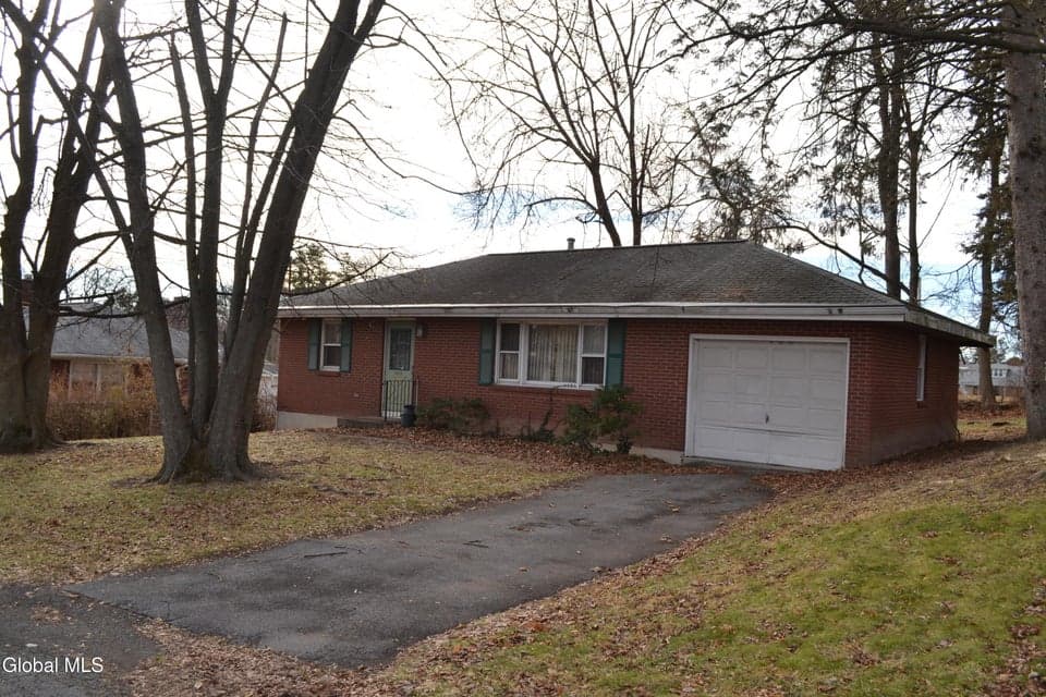 984 State Street, photo 1