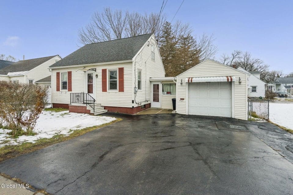 1468 Helderberg Avenue, photo 1
