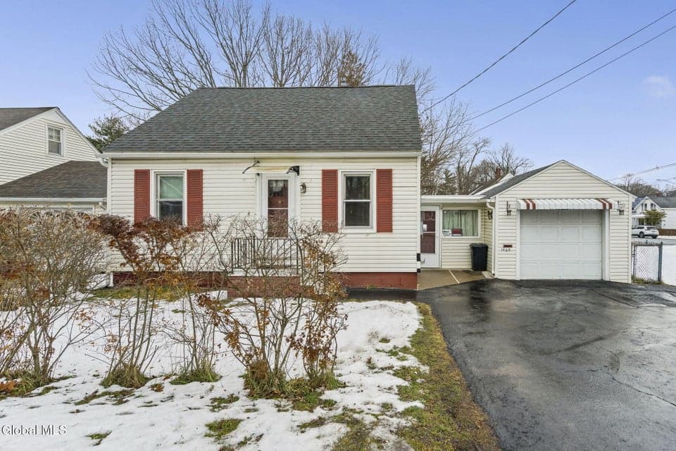1468 Helderberg Avenue, photo 2