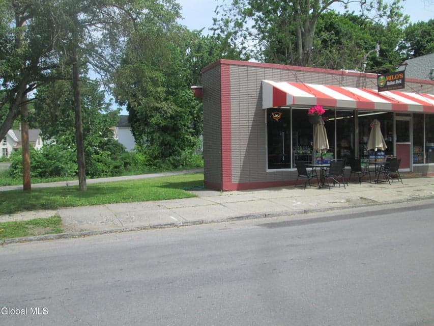 80-82 W 8th Avenue, photo 4