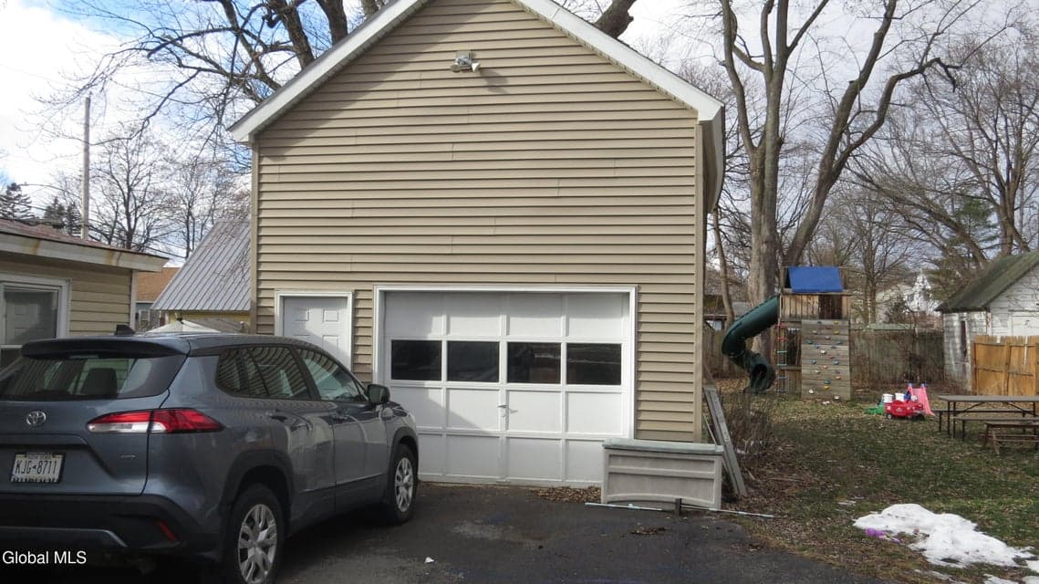 10 S Reynolds Street, photo 5