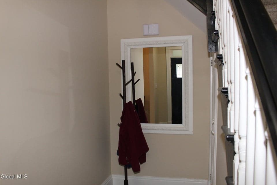 19 Saratoga Avenue, photo 4