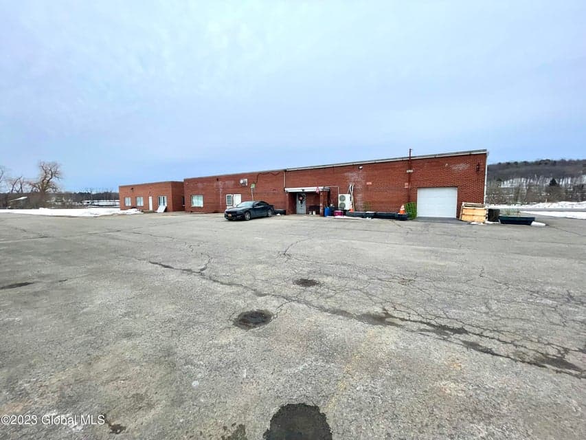 188 Riverside Drive, photo 4