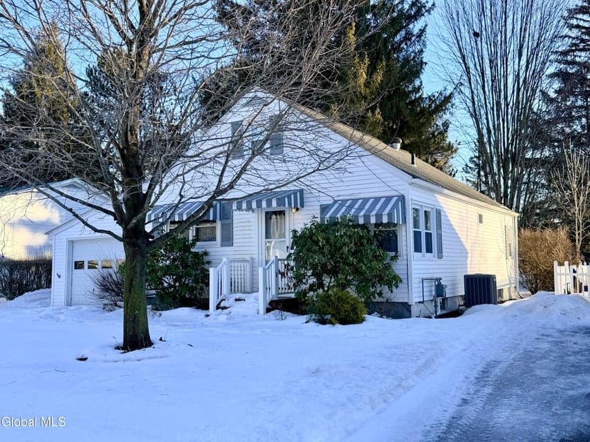 216 N Chase Street, photo 1