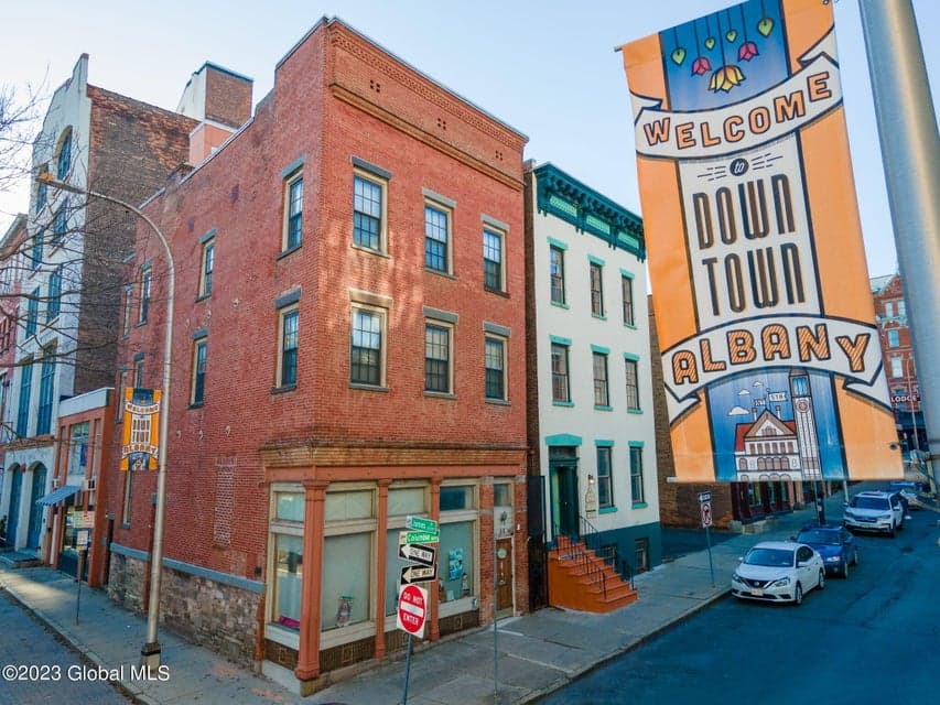 46 Columbia Street, photo 2